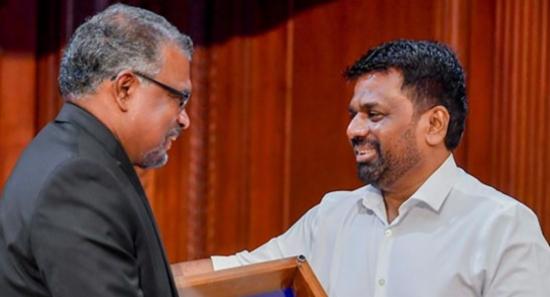 President Commends Outgoing Treasury Secretary